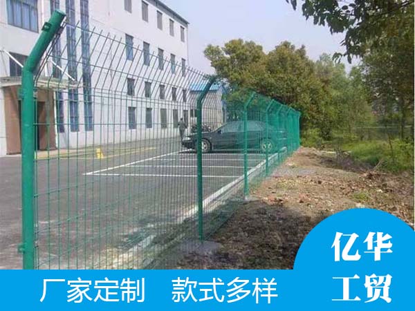 曲靖護欄網廠生產的護欄